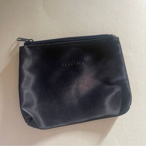 Kenneth Cole Reaction Men’s Toiletry Bag Navy Blue 9x7”